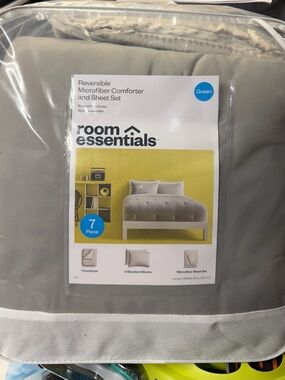 Room Essentials Reversible Microfiber Comforter and sheets Set - Light Gray